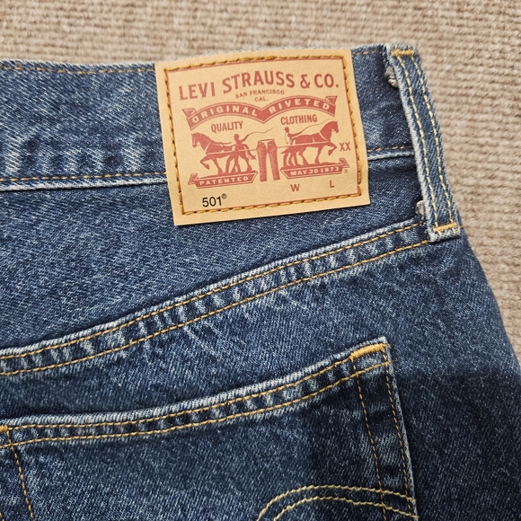 Levi's Classic Blue Denim Shorts - Picture 6 of 10